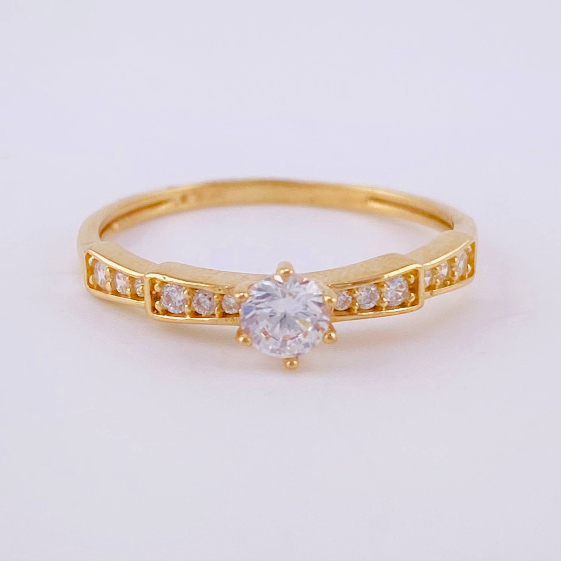 Anillo Solitario 1.8g / T7 1/4 Oro Amarillo 18K