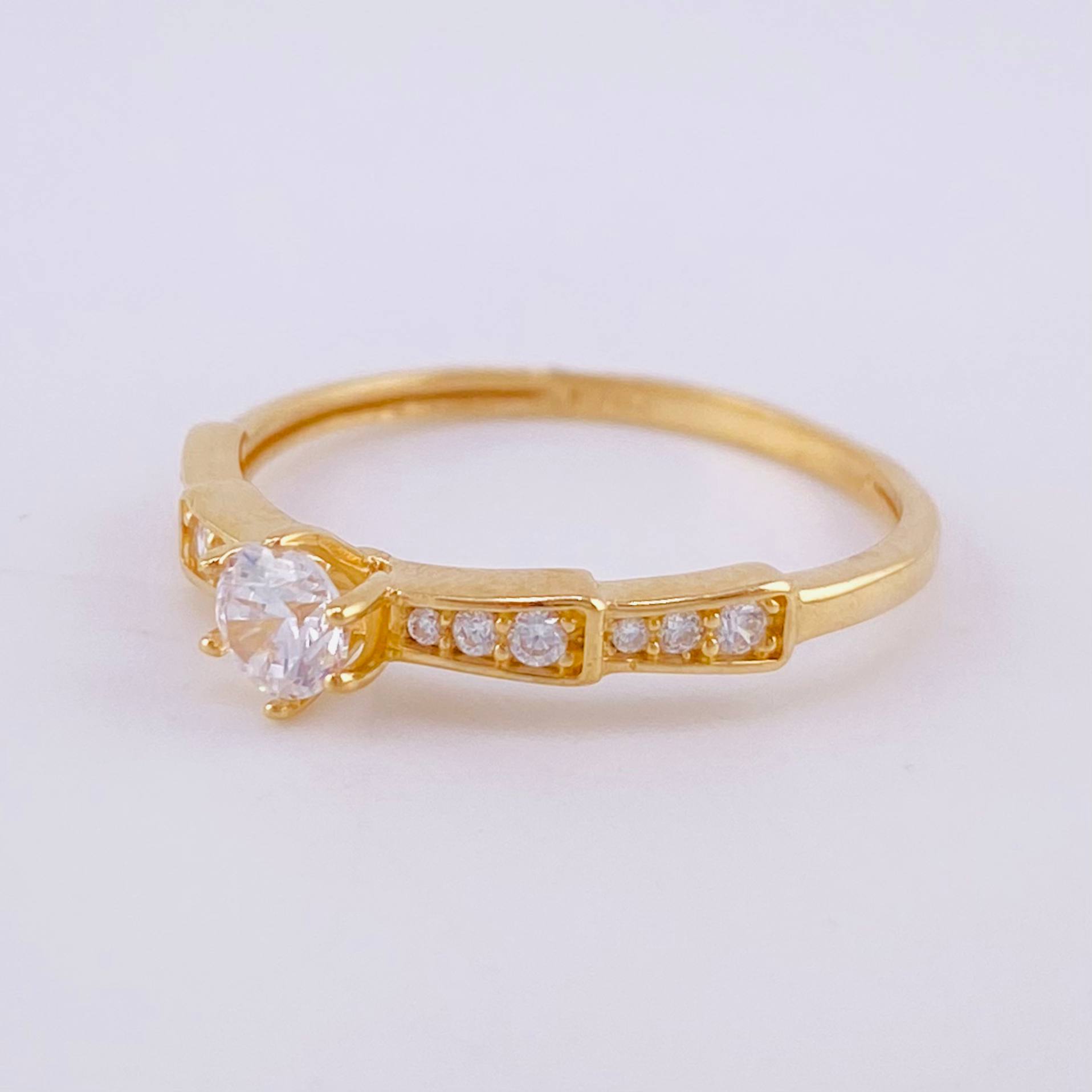 Anillo Solitario 1.8g / T7 1/4 Oro Amarillo 18K