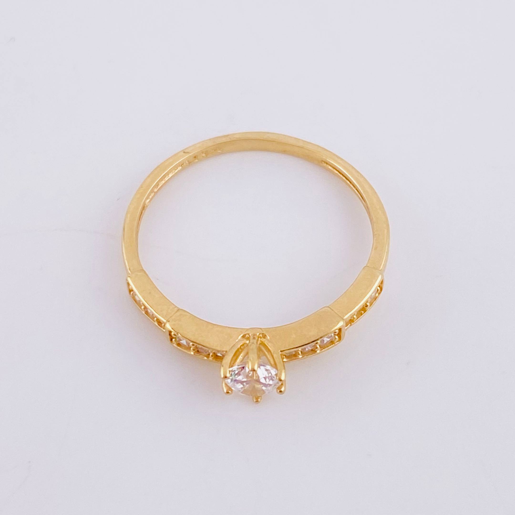 Anillo Solitario 1.8g / T7 1/4 Oro Amarillo 18K