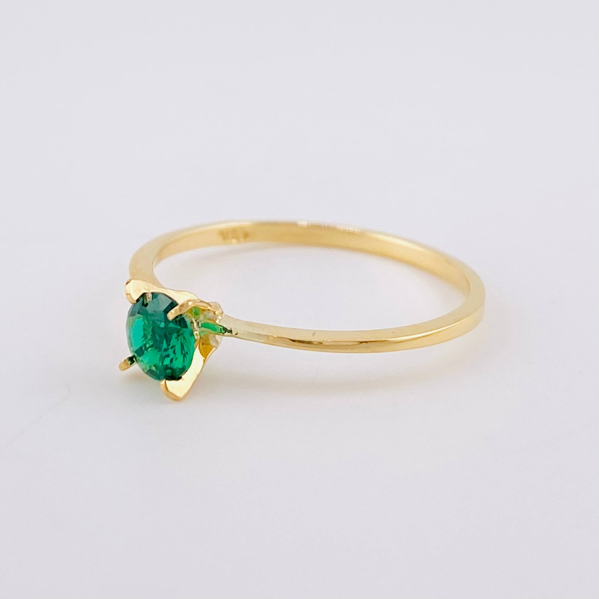 Anillo Solitario 1.1g / T7 Oro Amarillo 18K