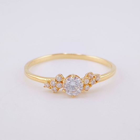 Floral Solitaire Ring 1.5g / T8 3/4 Yellow Gold 18K