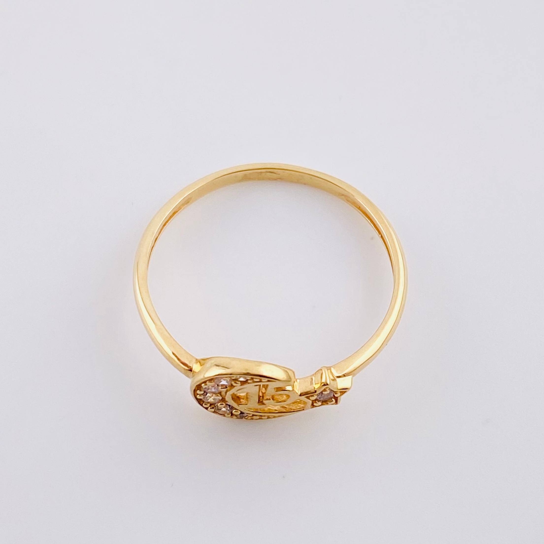 Anillo Estelar 15s 1.55g / T6 1/2 Oro Amarillo 18K