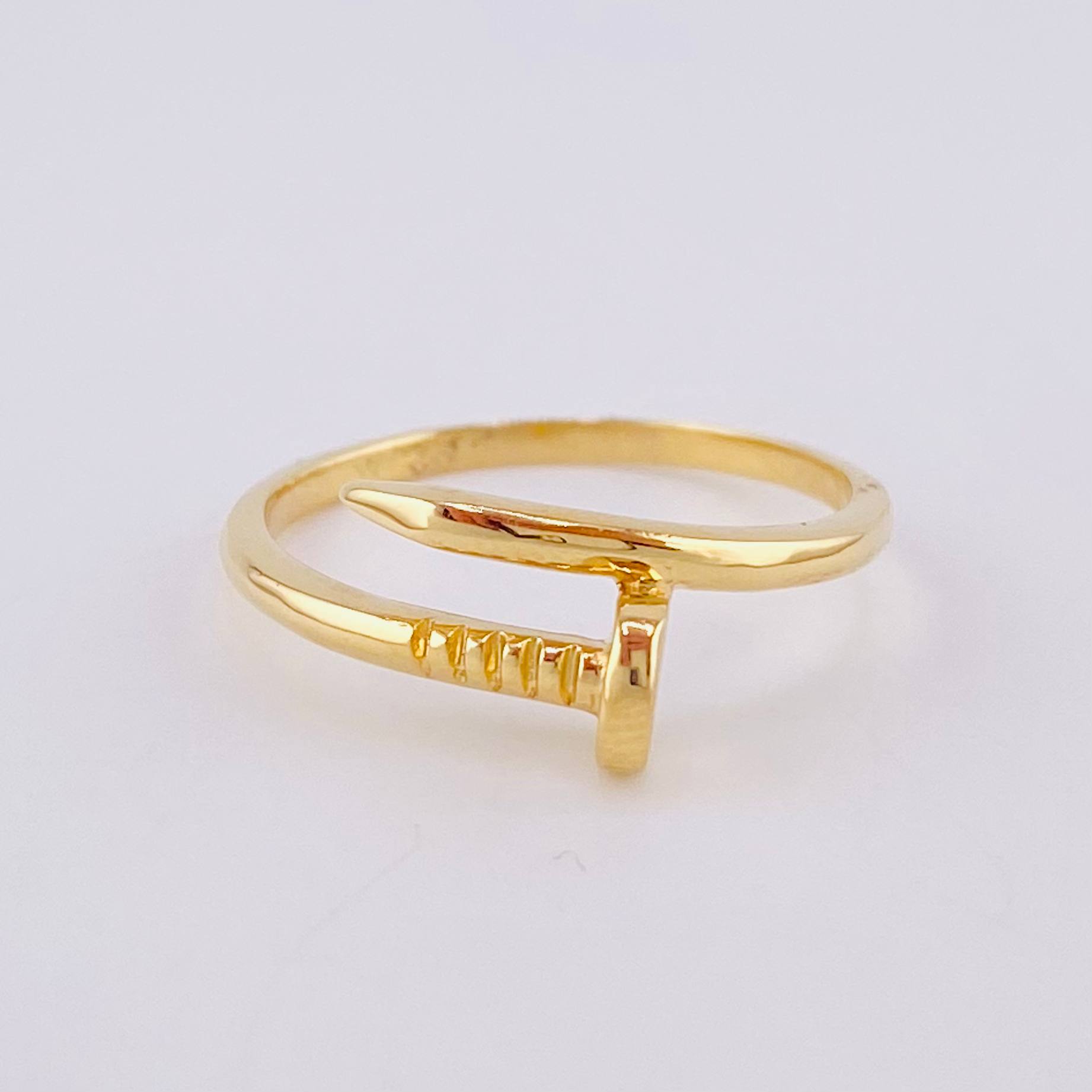 Anillo Clavo 2.65g / T7 3/4 Oro Amarillo 18K