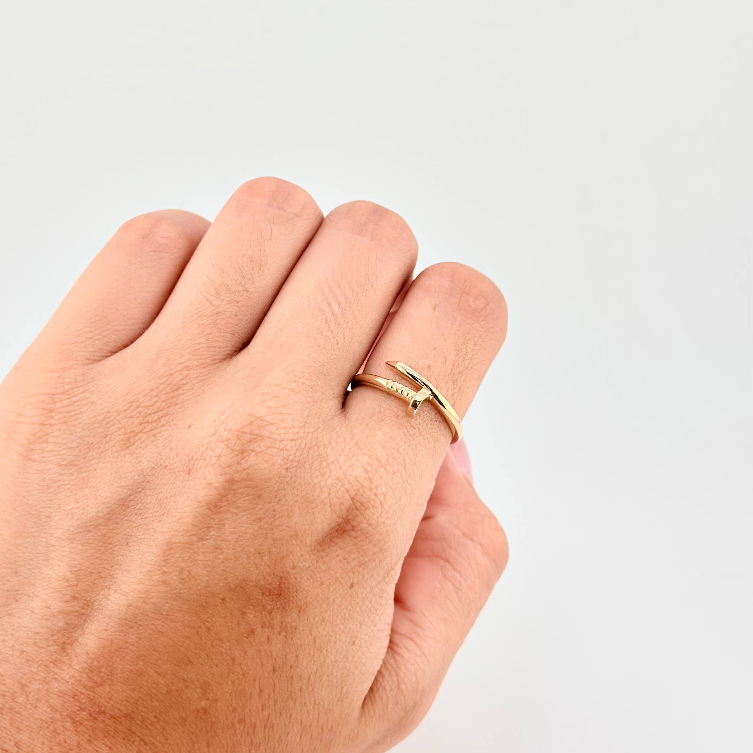 Anillo Clavo 2.65g / T7 3/4 Oro Amarillo 18K