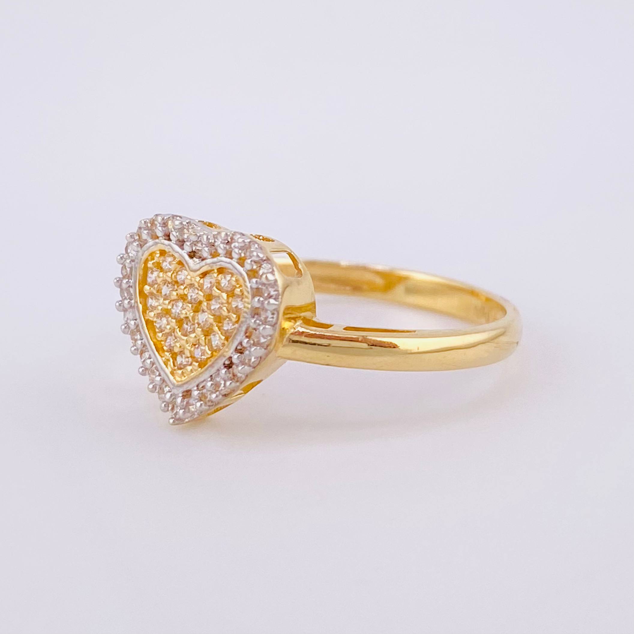 Sophisticated Heart Ring 2.65g / T7 1/4 18K Yellow Gold