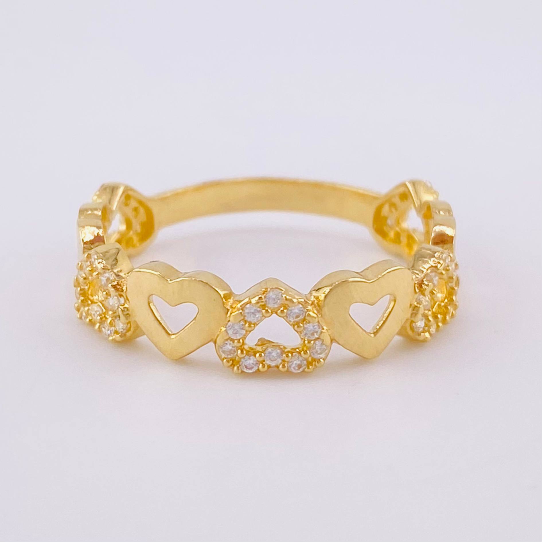 Anillo Corazones Intercalados 2.75g / T8 1/4 Oro Amarillo 18K