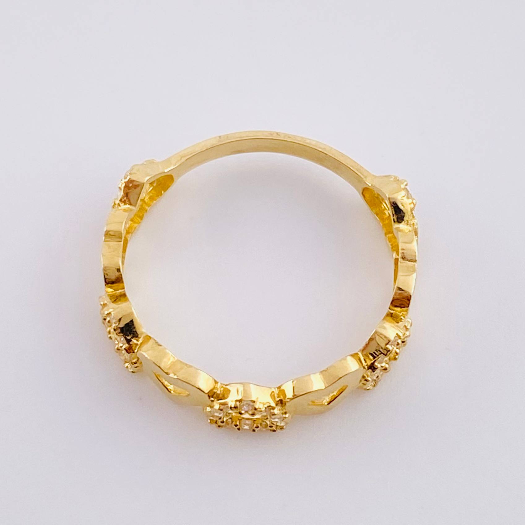 Anillo Corazones Intercalados 2.95g / T9 Oro Amarillo 18K