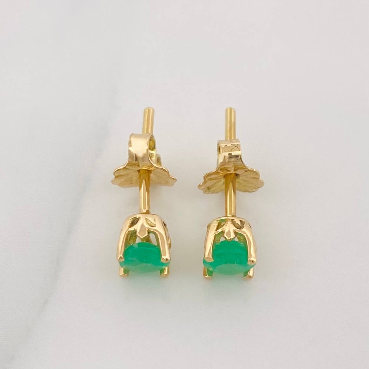 Topos Cuatro Garras Esmeralda 40pts 1.05g / in / 3.96mm Oro Amarillo 18K