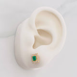 Topos Halo Cuadrado Diamantes 56pts Esmeralda 22pts 3.4g / in / 6.45mm Oro Amarillo 18K