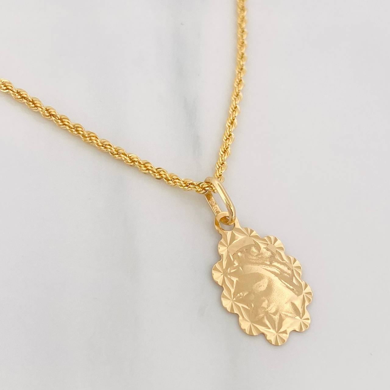 Set Cadena Lazo + Dije Virgen Maria / 2.65g / 20 in Oro Amarillo 18K