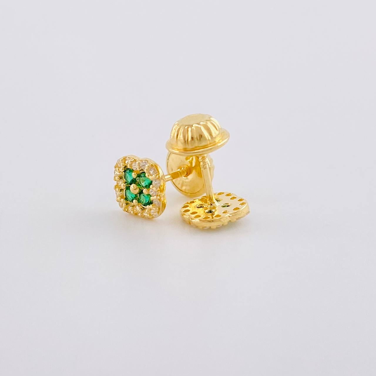 Diamond Cut Clover Stud Earrings 0.9g / in / 5.7mm 18K Yellow Gold