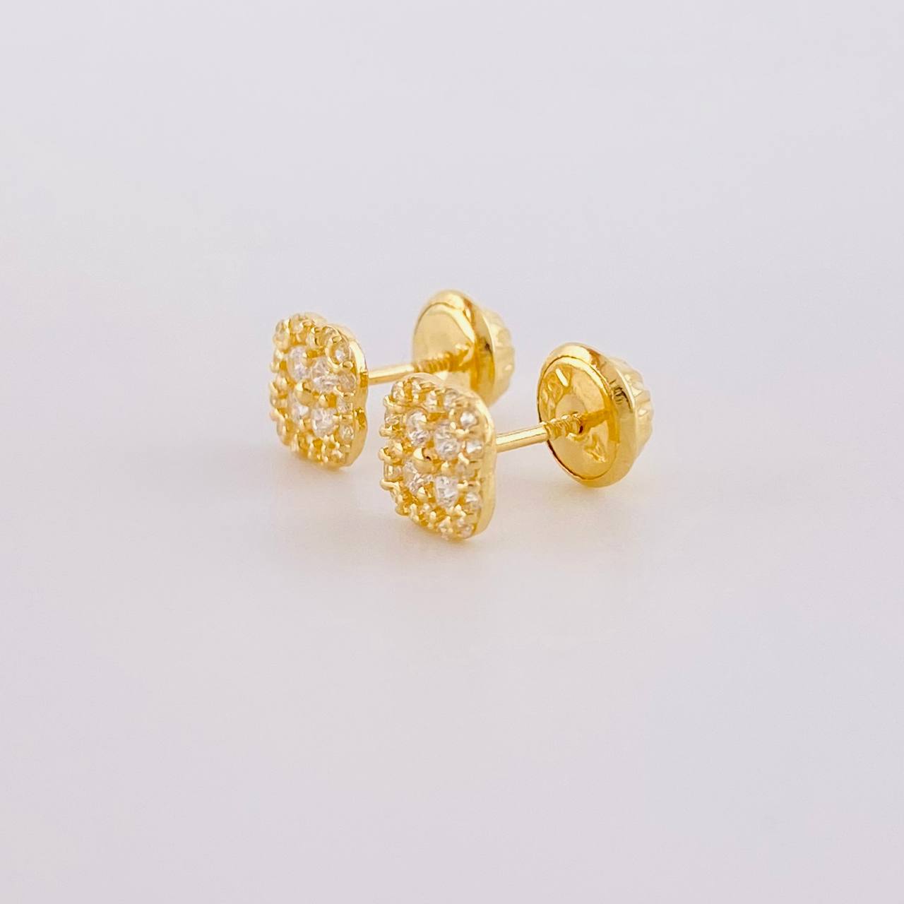 Topos Trebol Tupido 0.9g / in / 5.7mm Oro Amarillo 18K