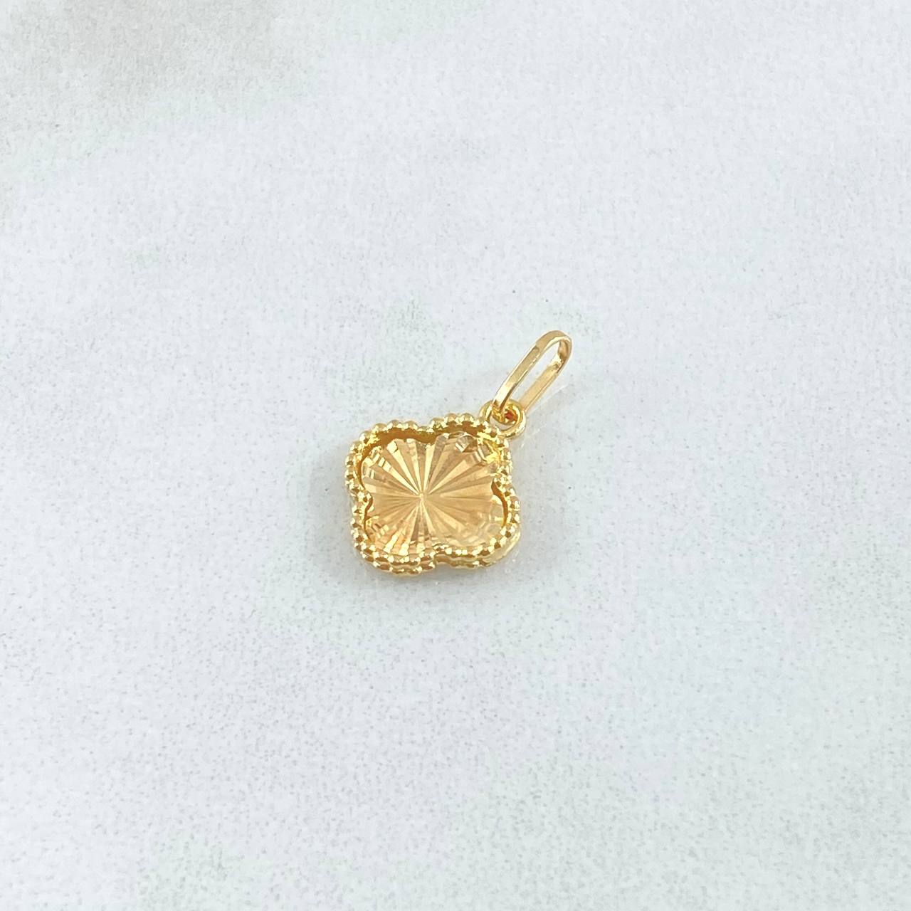 Dije Trebol 0.7gr / 1.6cm-Edged Diamond Cut Yellow Gold 18K