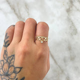 Quince Crown Ring 1.8gr / Size 5 1/2 / White Zircons 18K Yellow Gold
