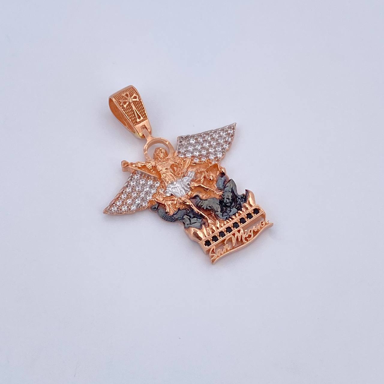 Pendant San Miguel Archangel 5.45gr / 3.5cm / Black and White Zircons Three 18K Golds $