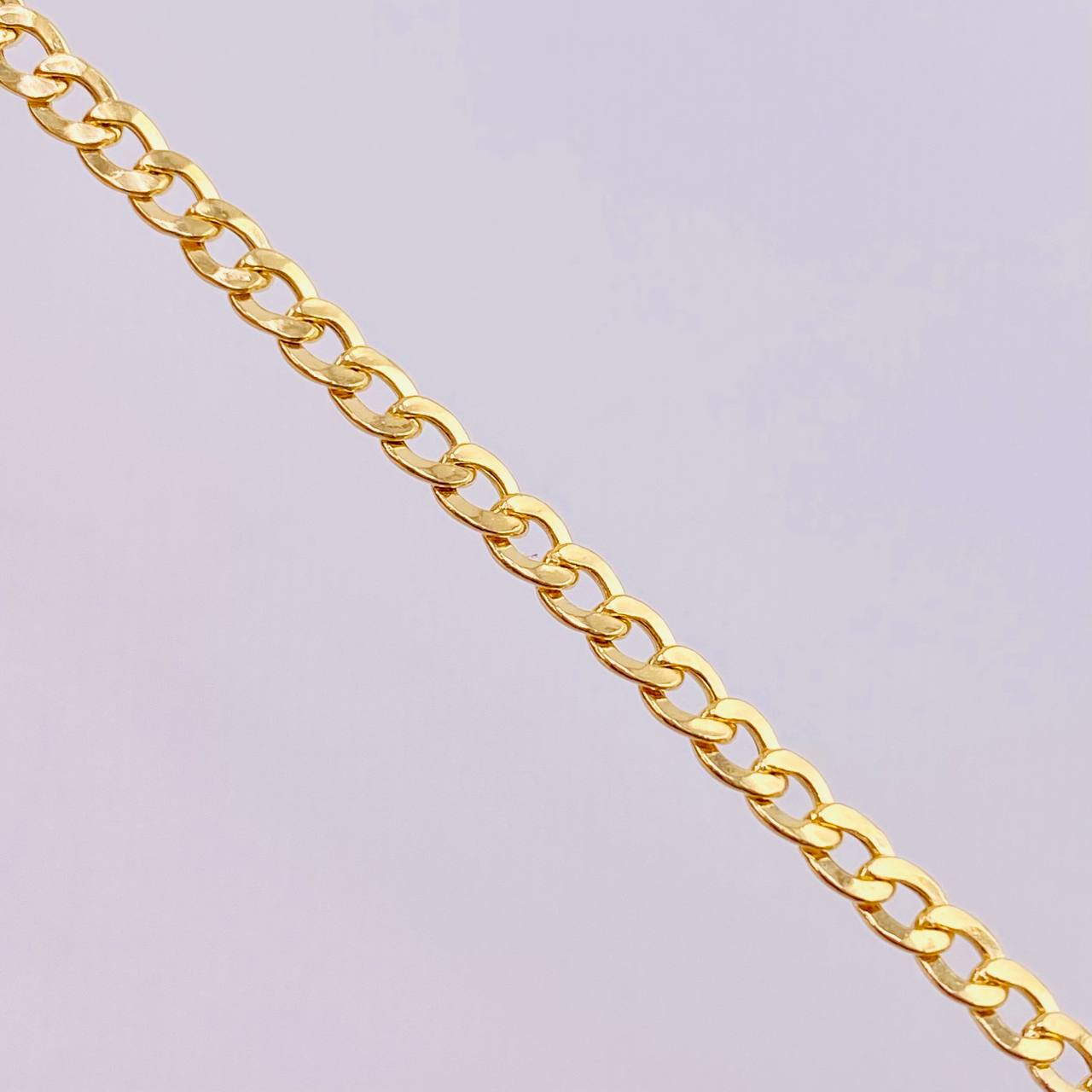 Pulso Cubano 1.15gr / 7 3/4 in / 2.4mm Oro Amarillo +1 18K *