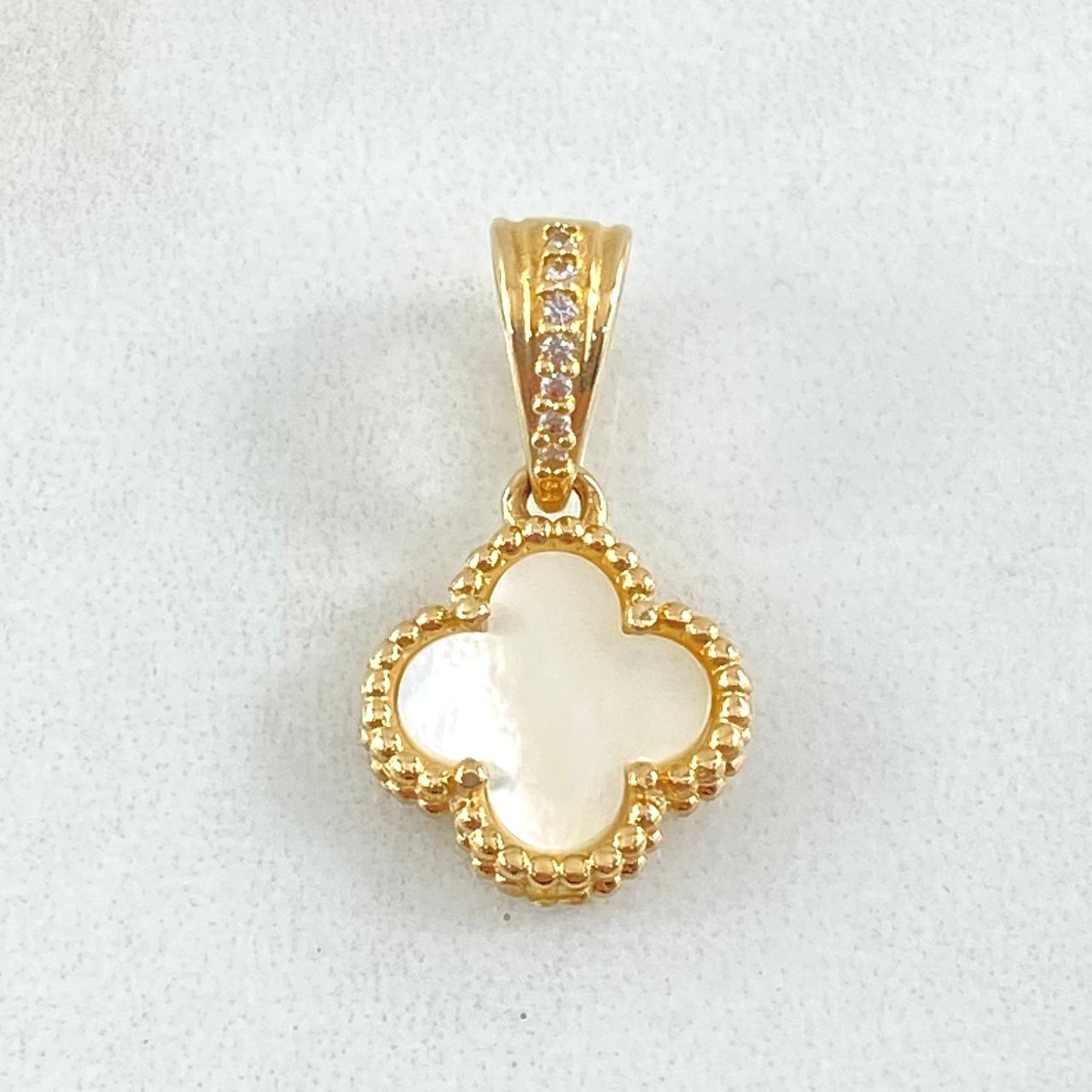 Clover Pendant 2.5gr / 2.2cm / Nac.Esp. 18K Gold *