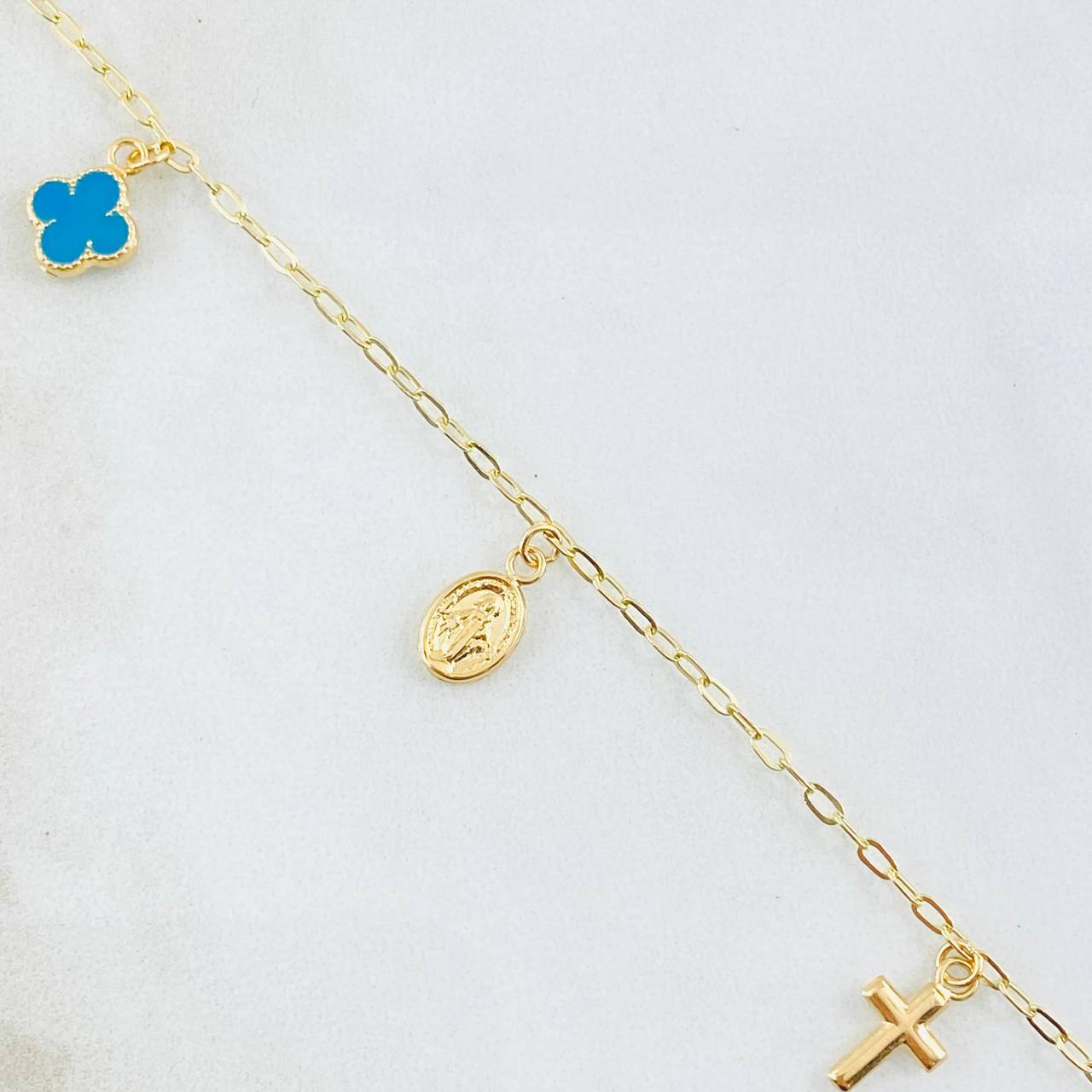 Pulso Aro Seguido Dijes 2.65gr / 7 1/2 in / 1.8mm Oro Amarillo 18K ©