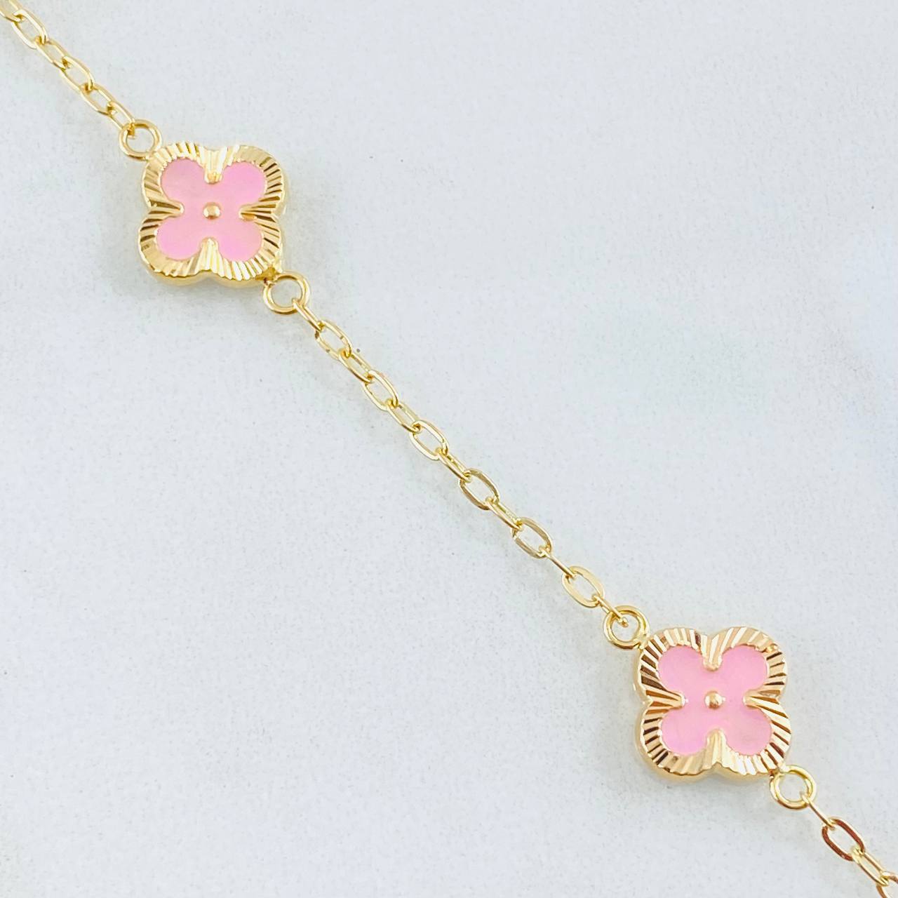 Pulso Trebol Rosado 3.2gr / 7 1/4 in / 9mm Oro Amarillo 18K ©