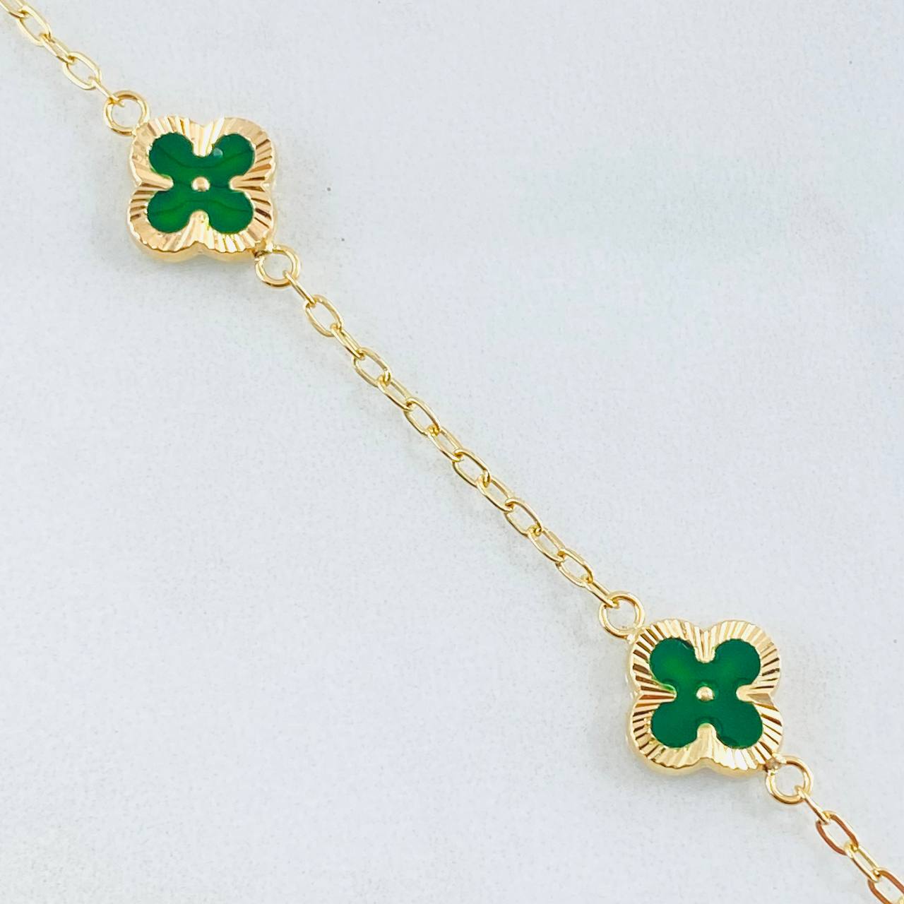 Pulso Trebol Verde 3.2gr / 7 1/4 in / 9mm Oro Amarillo 18K