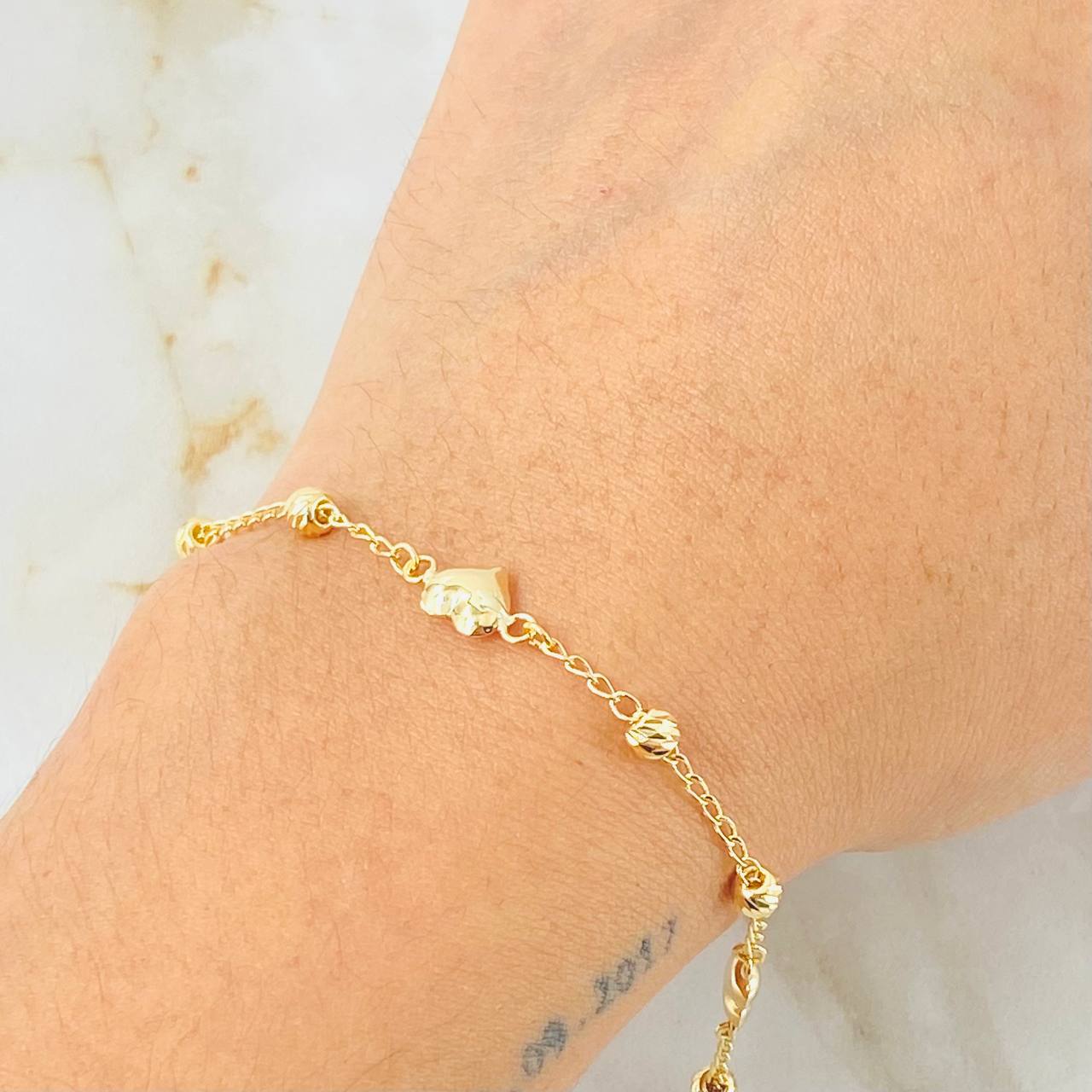 Pulso Espiga Militar Corazon 2.5gr / 7 1/4 in / 4mm Oro Amarillo 18K *