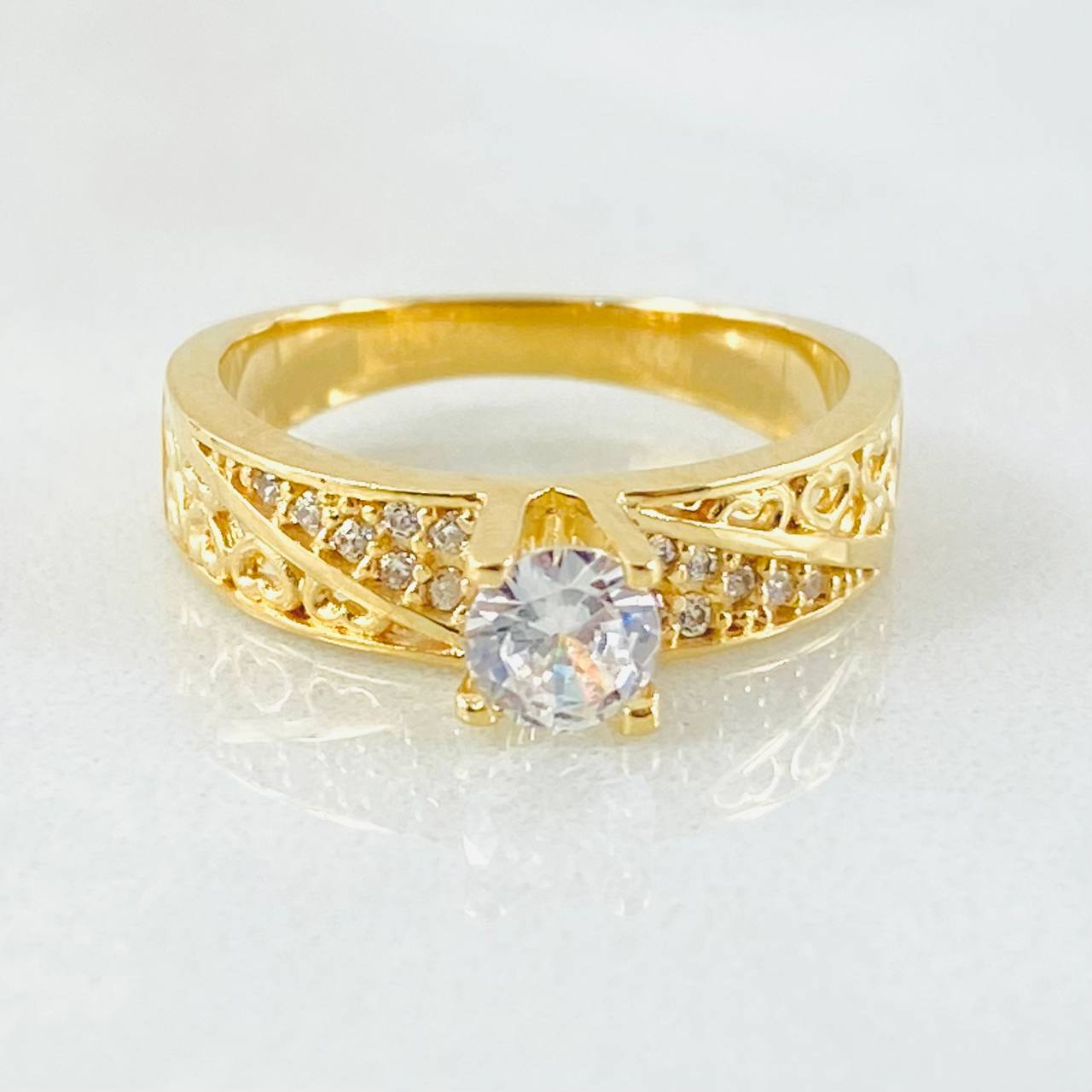 Solitaire Ring 3.5gr / T4 3/4 / 18K Yellow Gold *