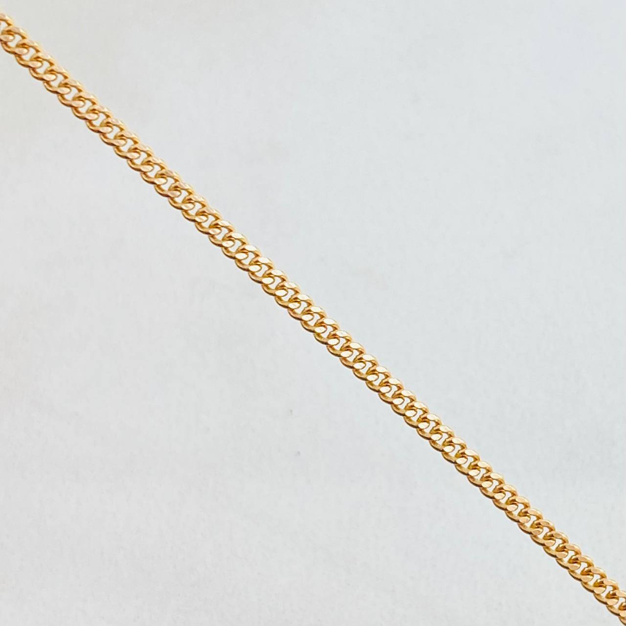 Cadena Cubana 4.7gr / 17 3/4 in / 1.7mm Oro Amarillo +1 18K ©