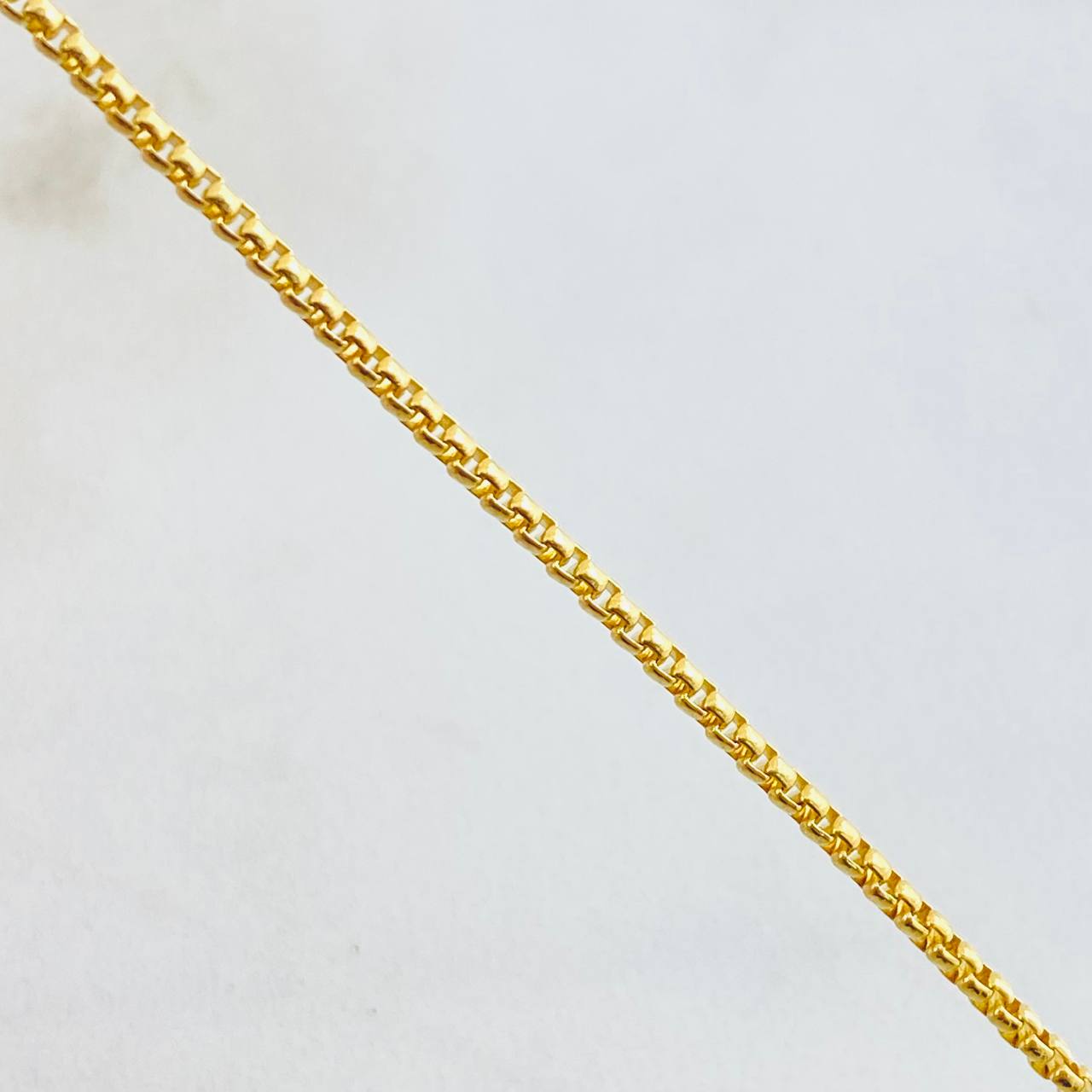 Cadena Veneciana 10.8gr / 23 1/2 in / 1.8mm Oro Amarillo +3 18K ©