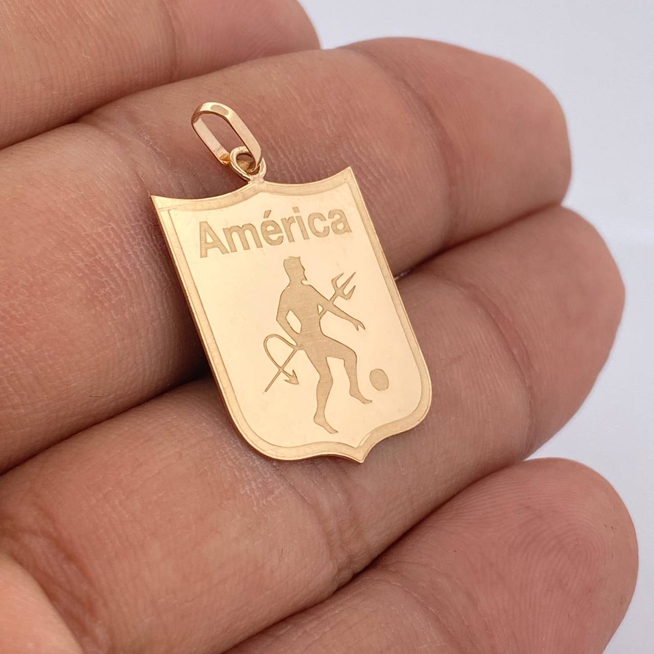 Pendant America De Cali 2.25gr / 3.3cm / 18K Gold &