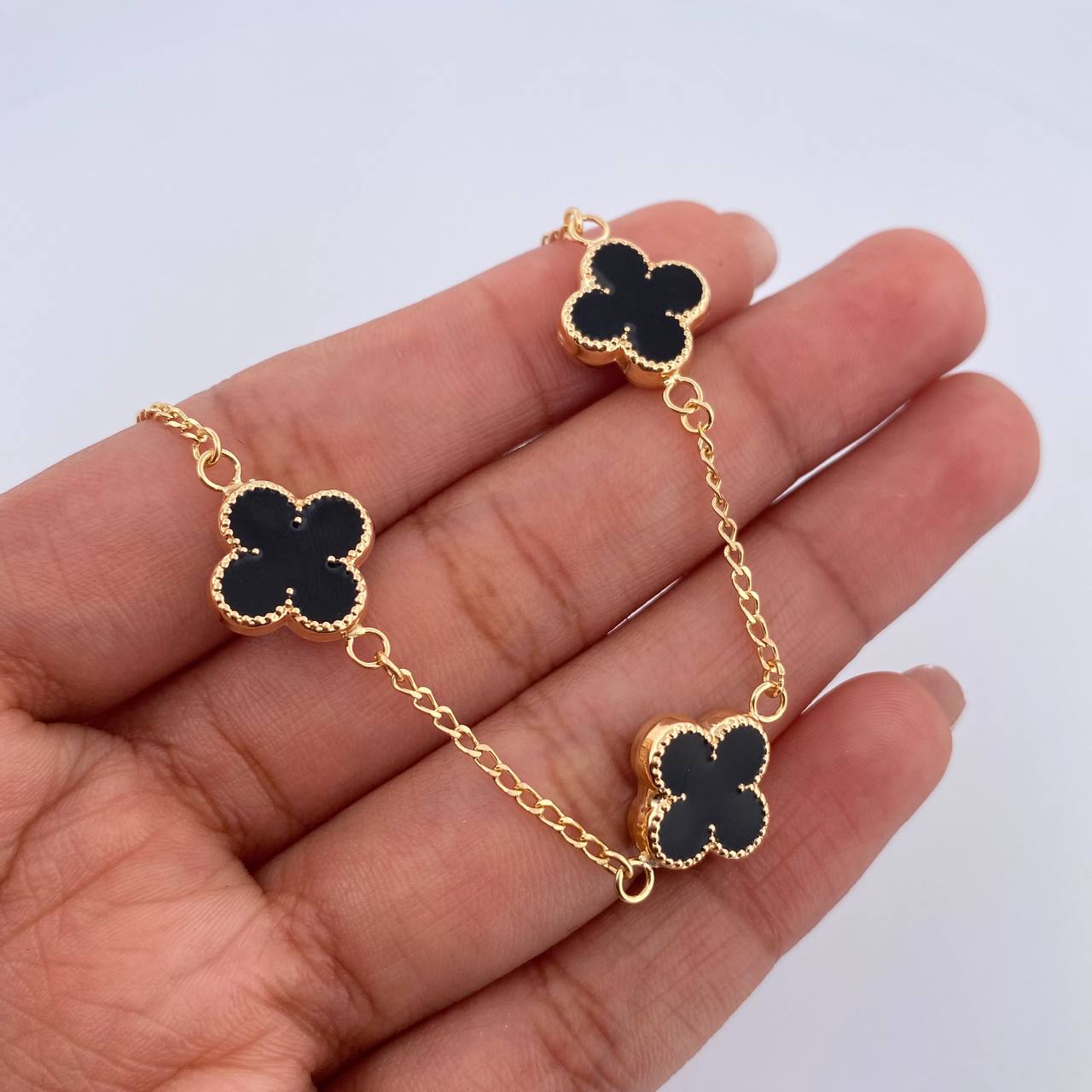 Pulso Trebol Espiga 4.15gr / 18.4cm / 1.5mm Electroestatico Negro Oro Amarillo 18K &