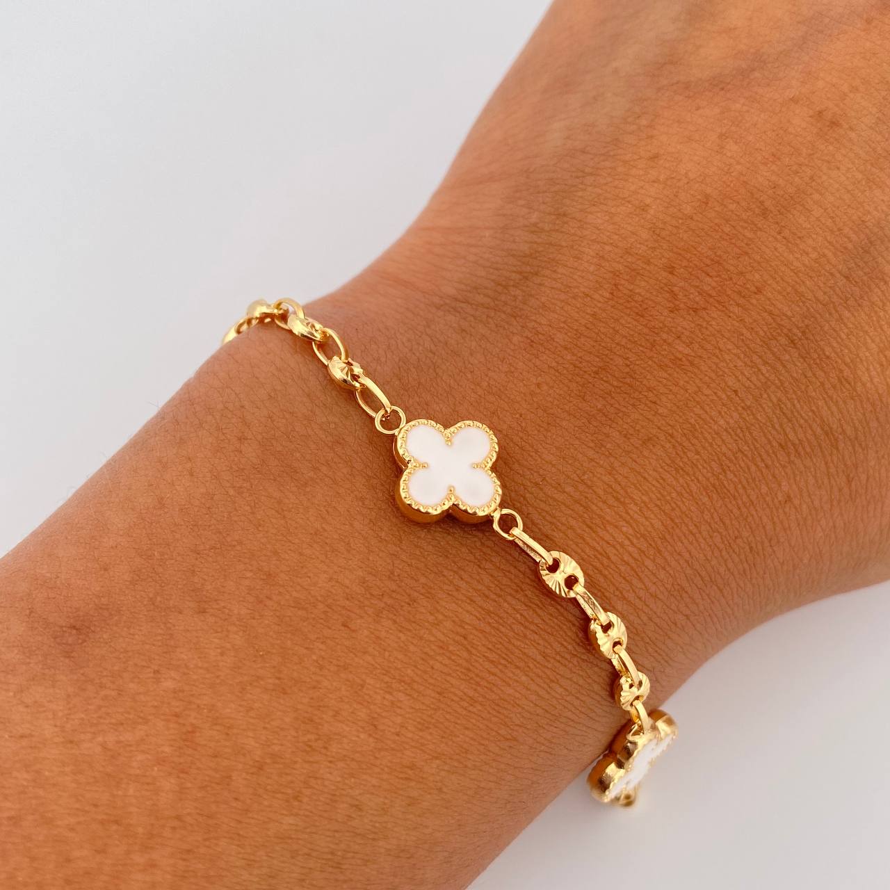 Pulso GC Trebol 3.95gr / 18cm / 3.2mm Diamantado Electroestatico Blanco Oro Amarillo 18K &
