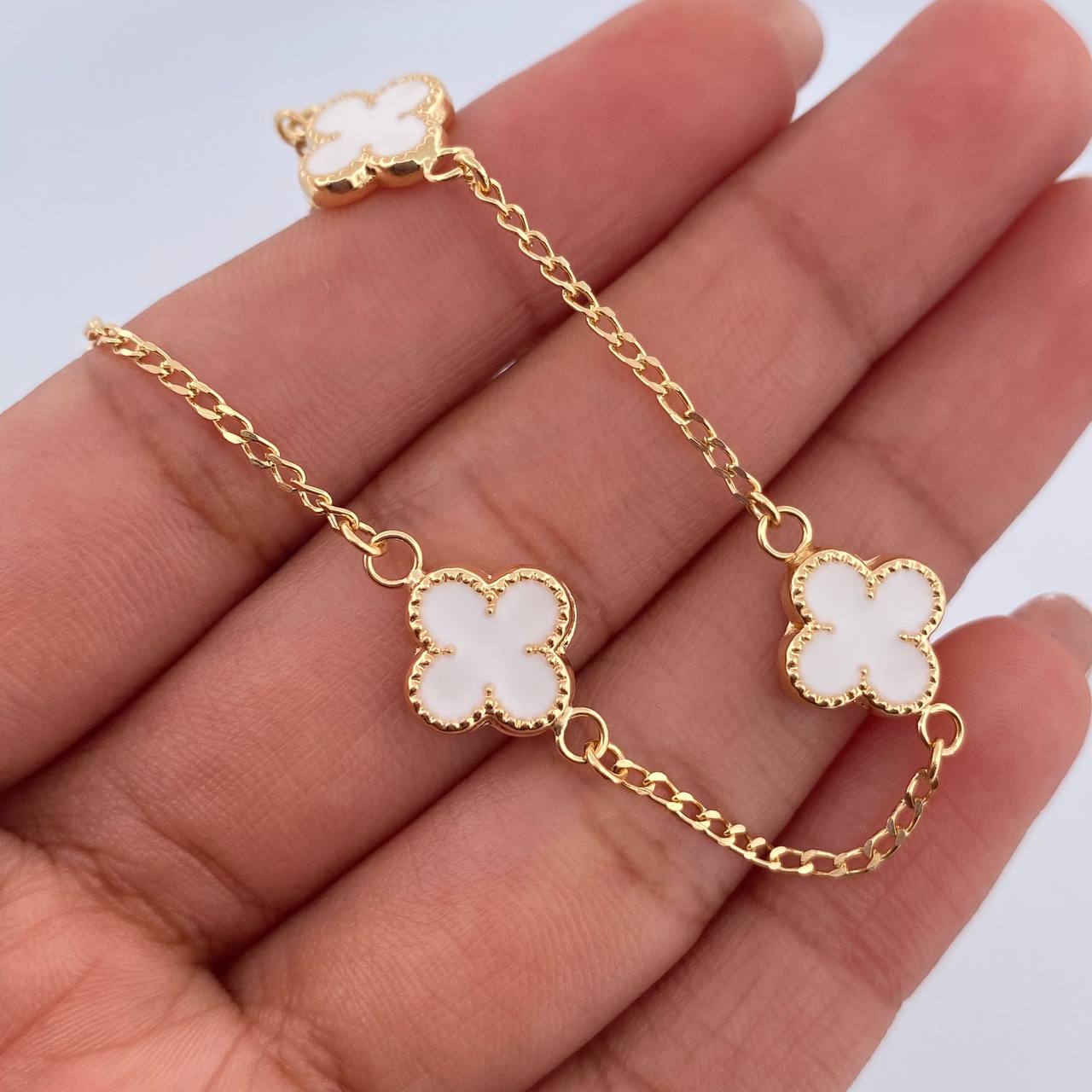 Pulso Trebol Espiga 3.1gr / 18.5cm / 1.4mm Electroestatico Blanco Oro Amarillo 18K &