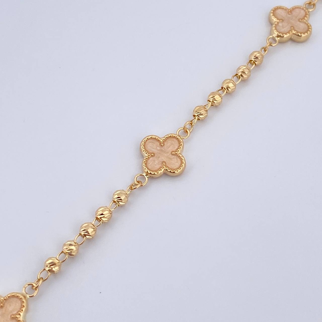 Pulso Trebol Militar 4.5gr / 19cm / 3mm Bolas Diamantadas Electroestatico Beige Oro Amarillo 18K &
