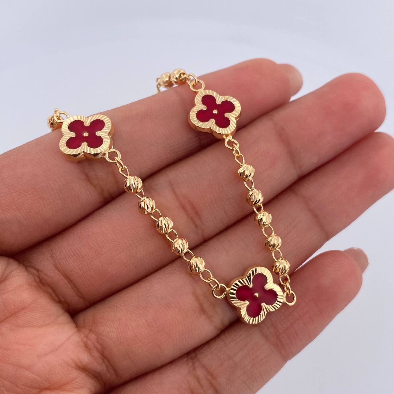 Pulso Trebol Militar 4.85gr / 18.7cm / 3mm Bolas Diamantadas Electroestatico Rojo Oro Amarillo 18K &