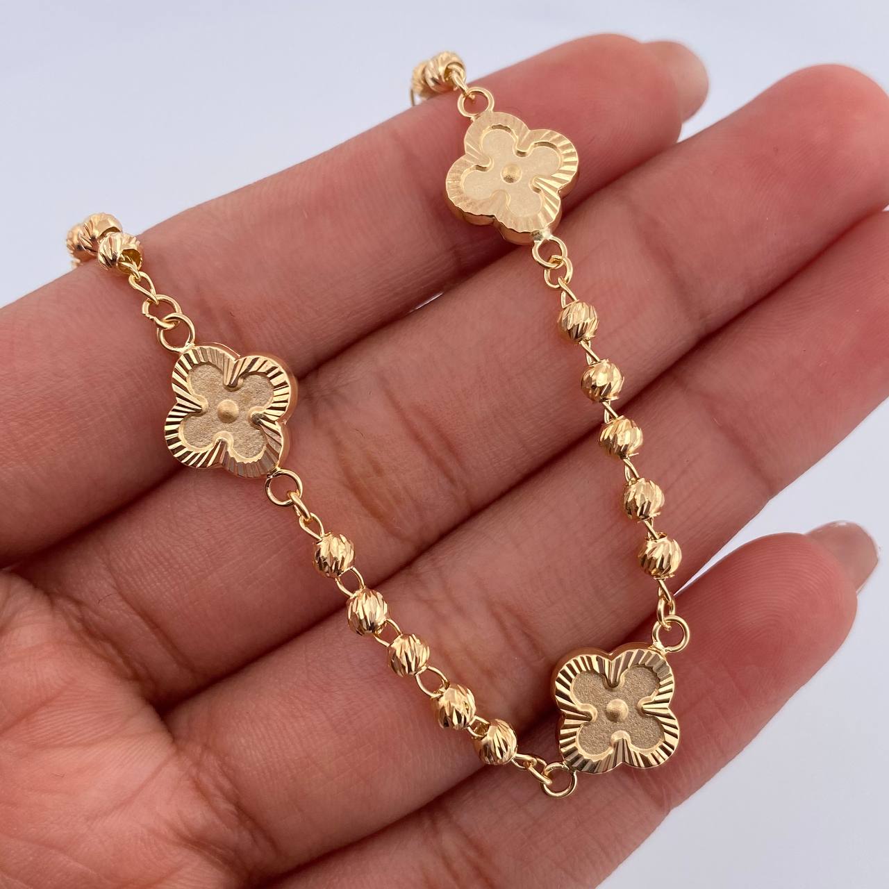 Pulso Trebol Militar 4.45gr / 19cm / 3mm Bolas Diamantadas Oro Amarillo 18K &