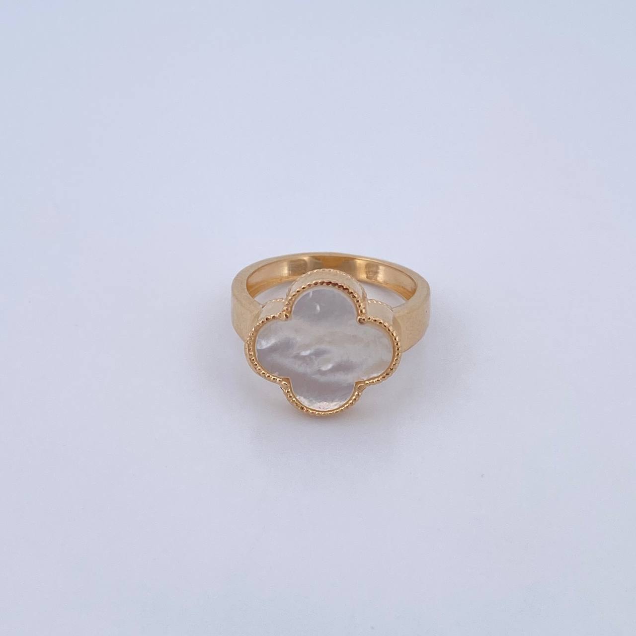 Anillo Trebol 4.2gr / T6 1/2 / Nacar Blanco Oro Amarillo Nac.Esp. 18K $