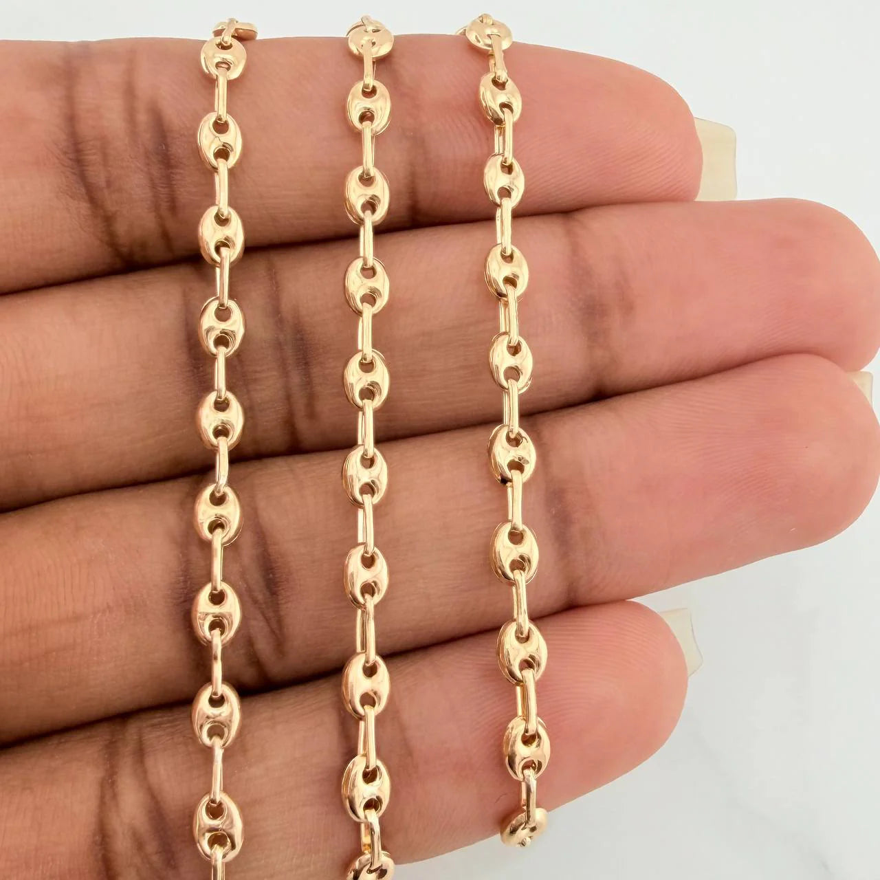 Cadena GC 5.65gr / 16 1/4 in / 4mm Oro Amarillo 18K &