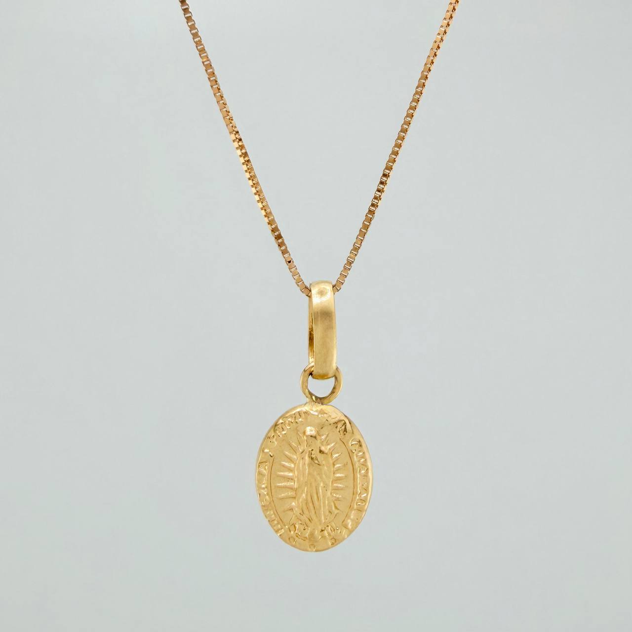 Set Cadena y Dije Veneciana+Virgen Guadalupe 1.3gr / 17 3/4 in / 0.3mm Oro Amarillo 18K $