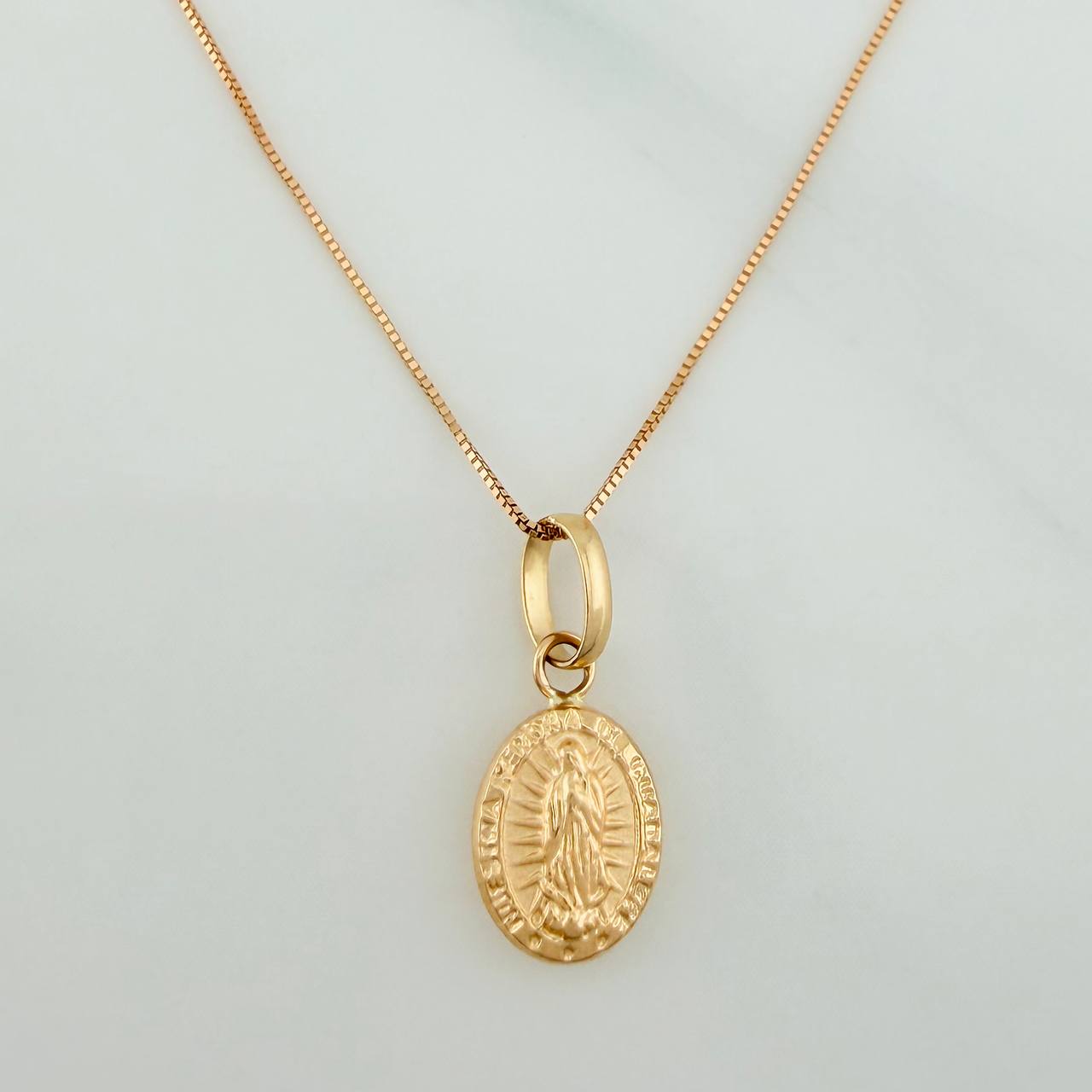 Set Cadena y Dije Veneciana+Virgen Guadalupe 1.3gr / 17 3/4 in / 0.3mm Oro Amarillo 18K $