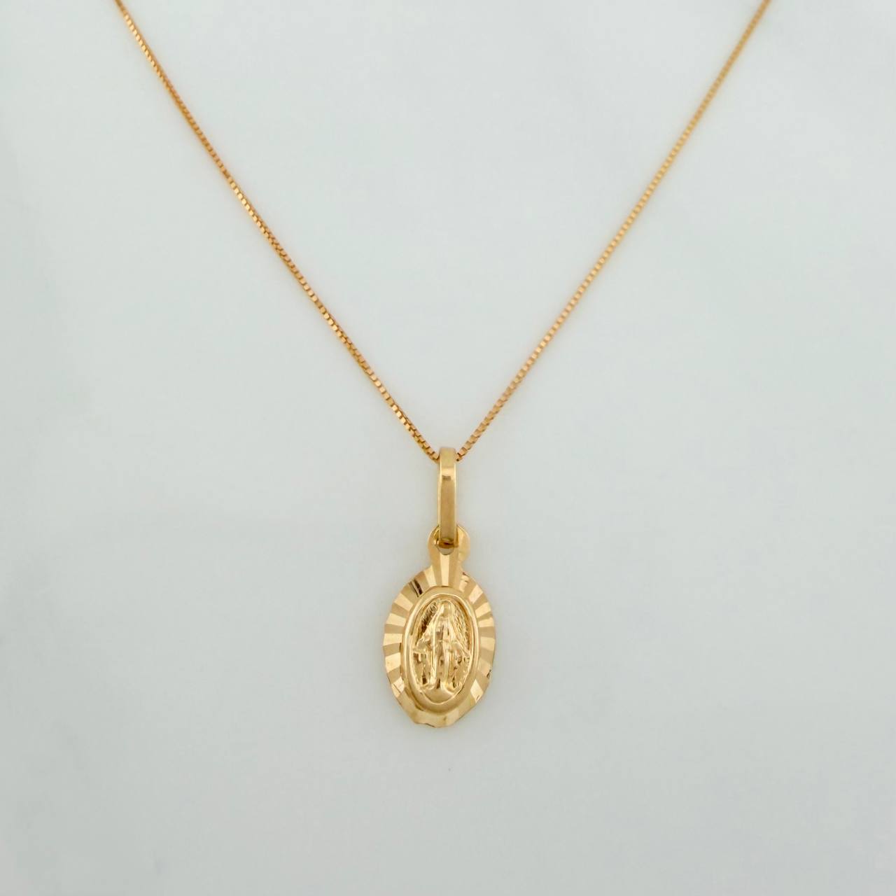 Set Cadena y Dije Veneciana+Virgen Milagrosa 1.5gr / 17 3/4 in / 0.33mm Oro Amarillo 18K $