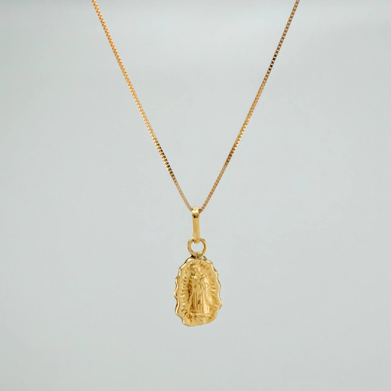 Set Cadena y Dije Veneciana+Virgen Guadalupe 1.3gr / 17 3/4 in / 0.36mm Oro Amarillo 18K $