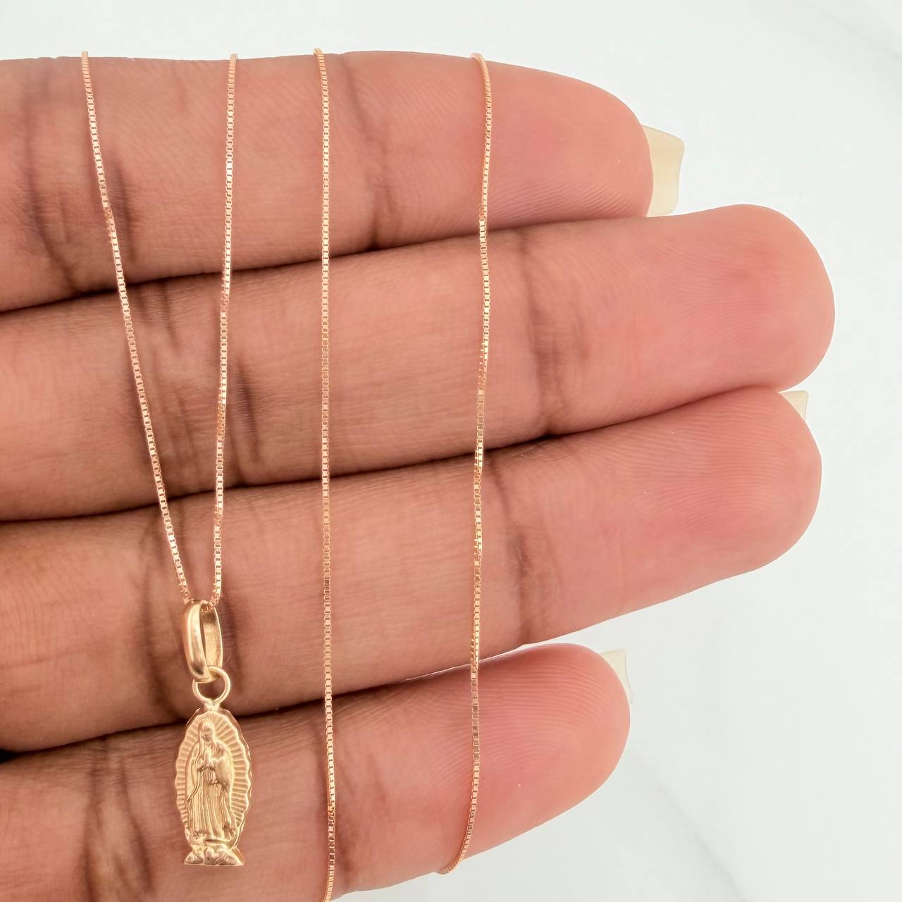 Set Cadena y Dije Veneciana+Virgen Guadalupe 1.3gr / 17 3/4 in / 0.4mm Oro Amarillo 18K $