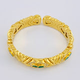 Bracelet Intertwined Hearts Diamonds 2.17 carats Emeralds 96 points 59.65g / 6 in / 11.8mm Yellow Gold 18K
