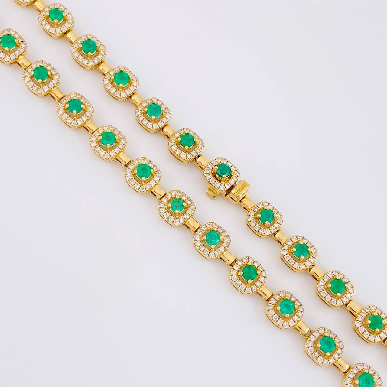 Diamond Tennis Chain 3.48cts Emerald 5cts 25.6g / 18 in / 5.5mm 18K Yellow Gold