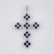 Dije Cruz Flor  Diamantes 1qts Zafiros 2.2qts 8.9g / 2 1/4 in Oro Blanco 18K