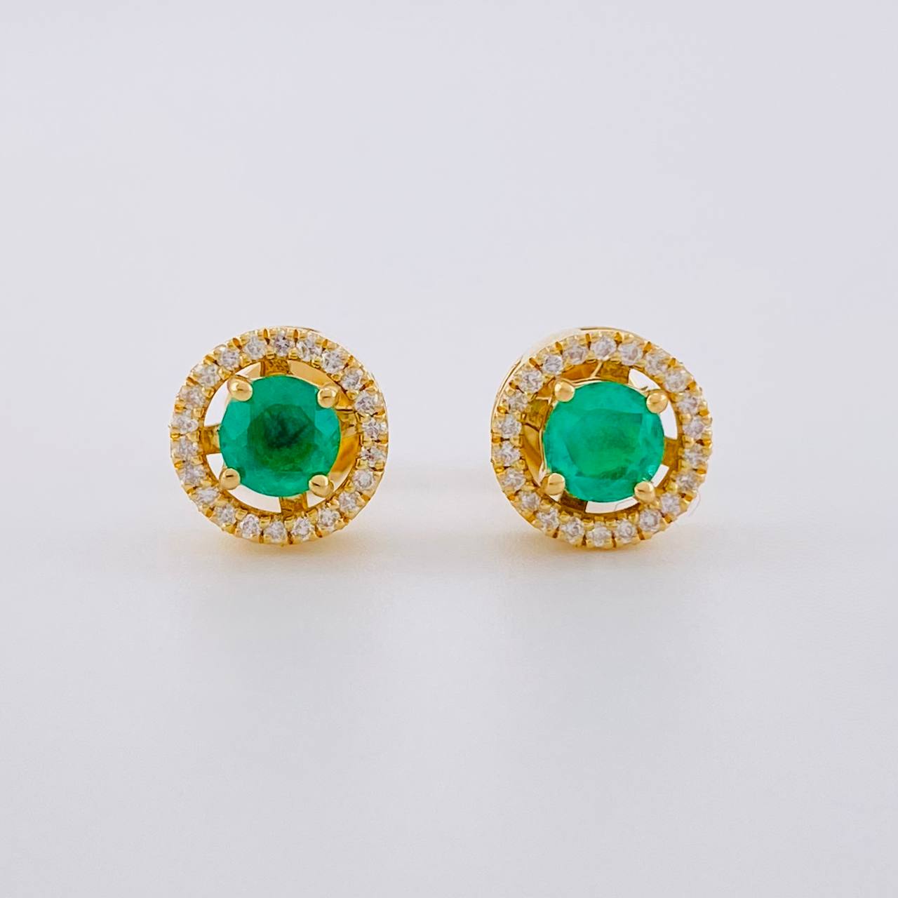 Stud Earrings Halo Chaton Emeralds 1.2cts Diamonds 42pts 4.1g / in / 9mm Yellow Gold 18K