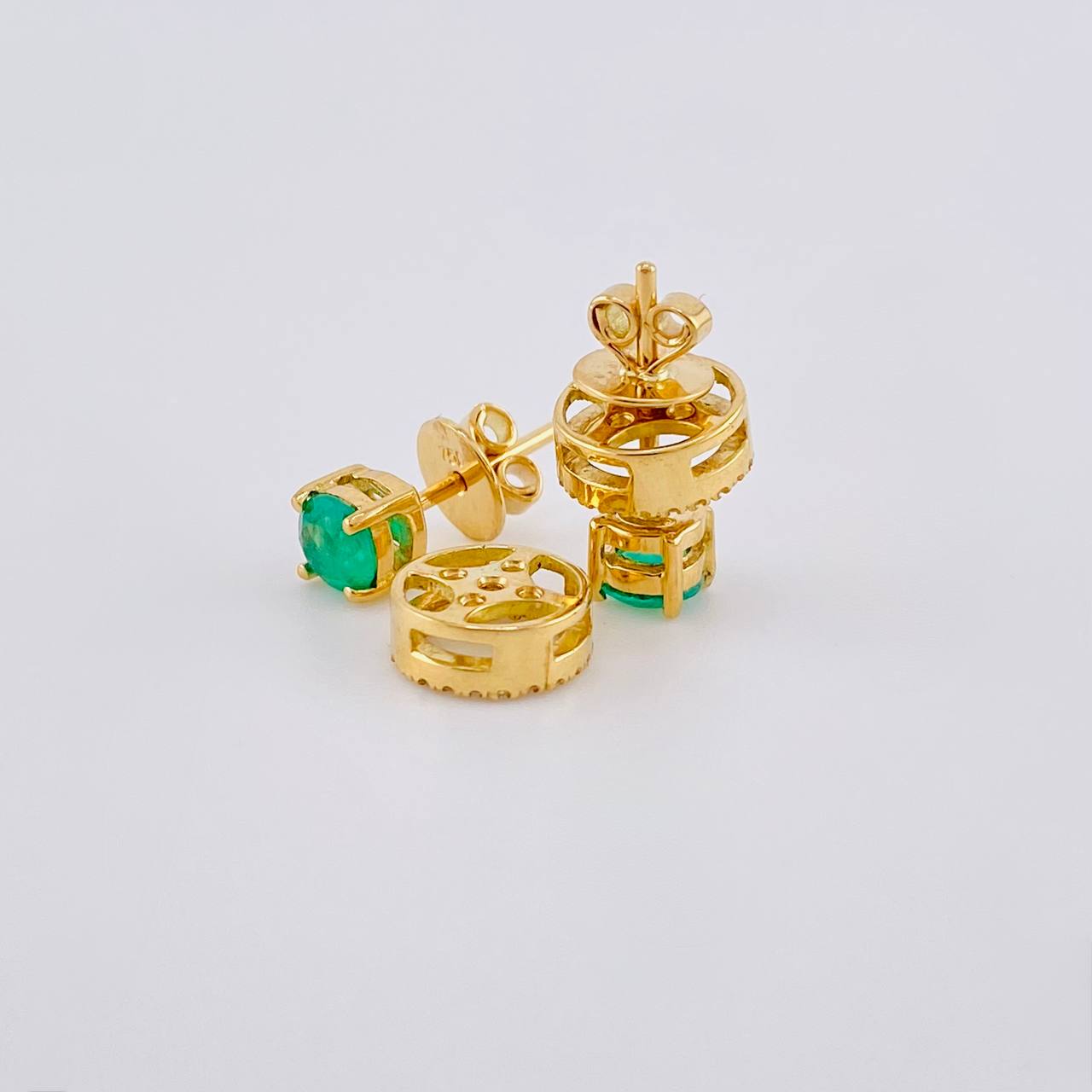 Stud Earrings Halo Chaton Emeralds 1.2cts Diamonds 42pts 4.1g / in / 9mm Yellow Gold 18K