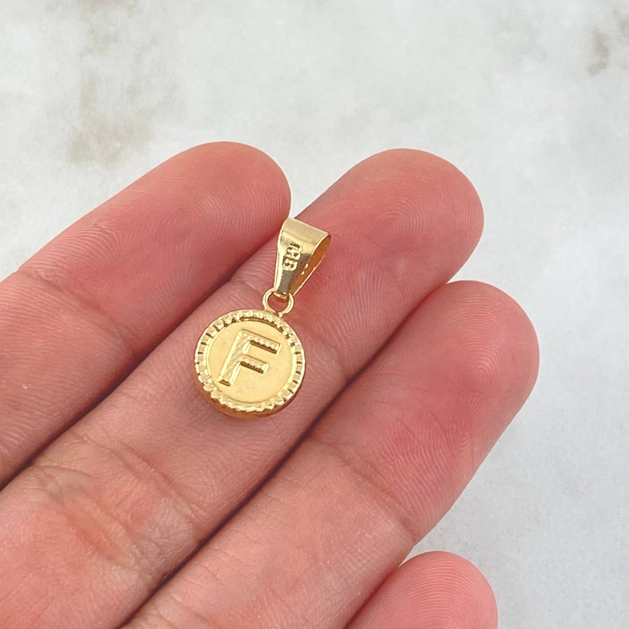 Pendant Letter F 0.65gr / 2cm / Yellow Gold 18K Bordered Circle ©