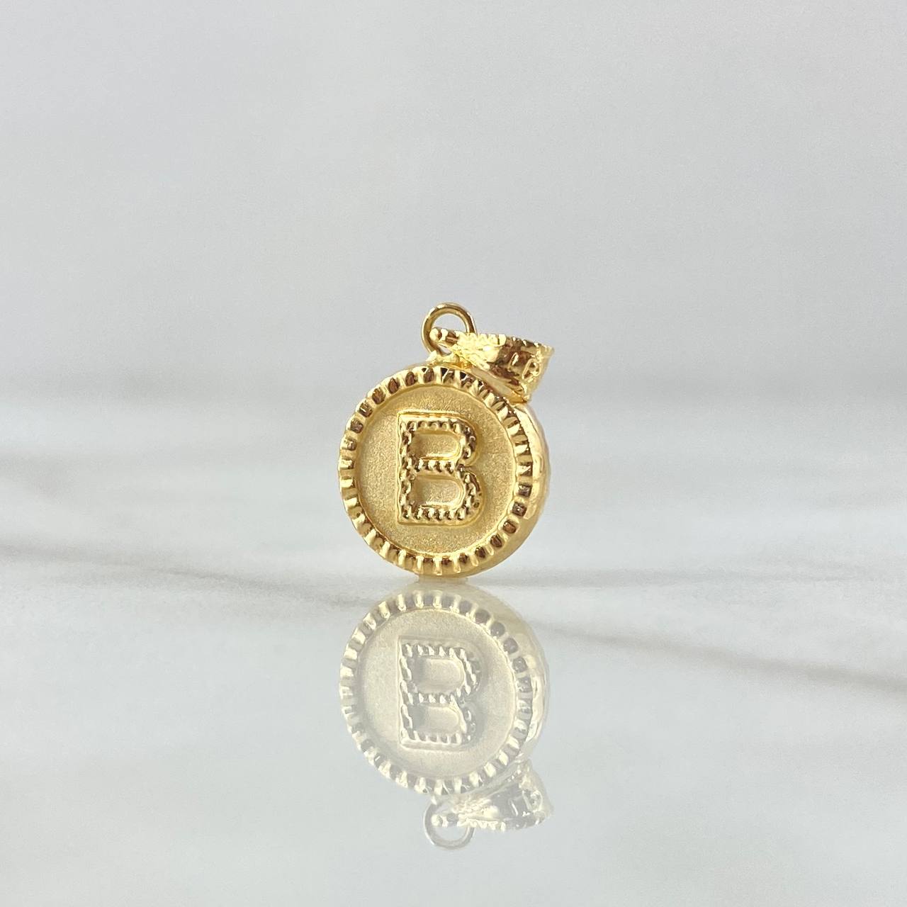 Dije Letra B Mate 0.55gr / 1.5cm / Circulo Cargador Bordeado Oro Amarillo 18K