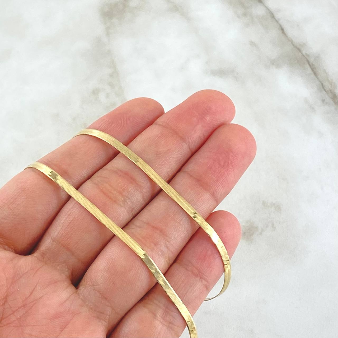 Herringbone Chain 6.2gr / 19 3/4 in / 3.3mm Yellow Gold +3 18K ©